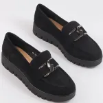 Loafersy zamszowe, czyli wygoda w parze ze stylowym wyglądem!