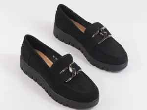 Loafersy zamszowe, czyli wygoda w parze ze stylowym wyglądem!
