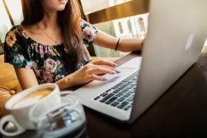 Jak robić udane zakupy w drogerii internetowej?